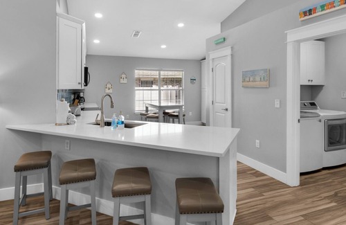 Miramar Beach House | Pet-Friendly 5BR, Private Pool & Beach + Free Tix: Golf, Parasailing & More!