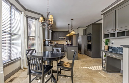 Cartersville House | Pet-Friendly 5BR w/Movie Room + Weekday Deals!