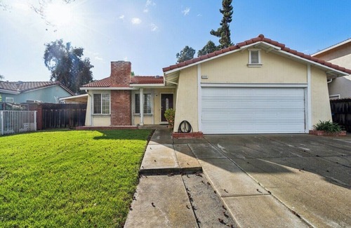 Union City House | Pet Friendly, 5m to Niles District, Pool Table