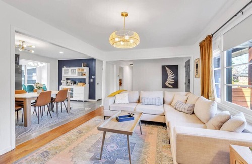 Greenville House | Pet-friendly 8Beds+ Pool & Firepit, 3min to Furman