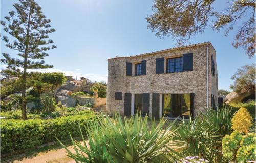 Pianotolli-Caldarello Apartment | Pet Friendly Apartment