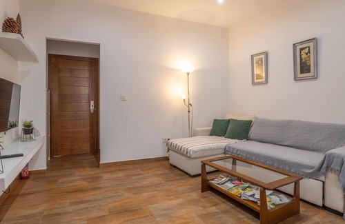 Playa Granada Apartment | Pet-Friendly Apartment 'Puerto Motril' close to the Sea with Terraces & Wi-Fi