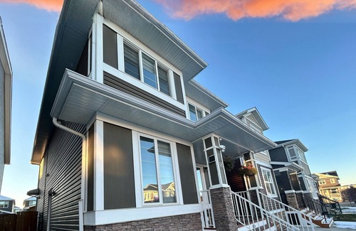 Calgary House | Pet Friendly - Basement by the Airport (Open all summer, ask for details)