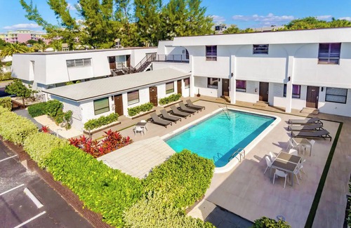 Deerfield Beach Apartment | Pet-Friendly Beach Studio #110 | Sleeps up to 3