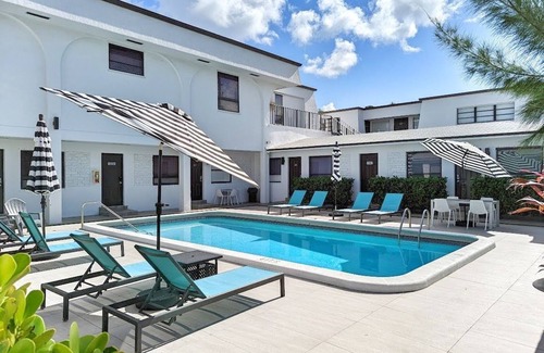 Deerfield Beach Apartment | Pet-Friendly Beach Studio #110 | Sleeps up to 3