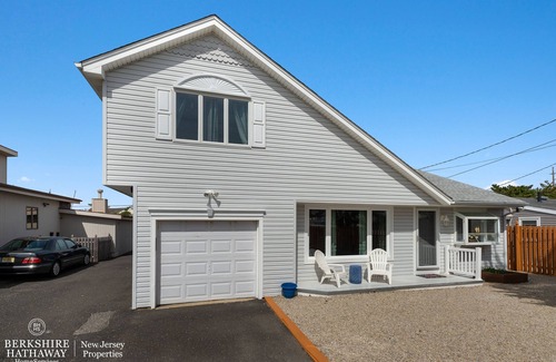 Mantoloking House | Pet friendly beach getaway! Extended stay discounts!