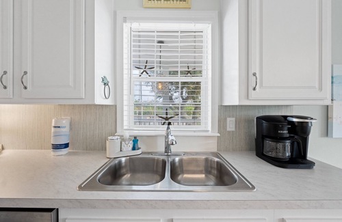 Port St. Joe House | Pet Friendly Beach House - Hakuna Matata