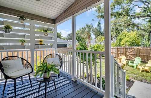 Dunedin Cottage | Pet Friendly! Beaches, Breweries & Blue Jays – DT Dunedin, Near Marina & Trail.