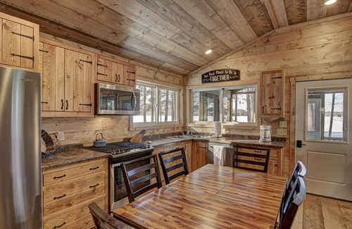 Eagle River Cottage | Pet Friendly Beautiful Cottage on Crystal Clear Private Meta Lake!