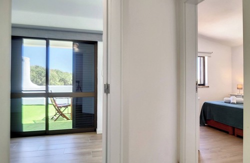 Sesmarias Villa | Pet-Friendly Beautiful Villa Palmeire Galé Beach with WiFi, Balcony, Garden, Terrace & Pool