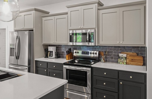 Bella Vista House | Pet-Friendly Bella Vista Home w/King Bed, Kitchen & Trail Access