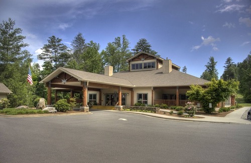 Cashiers Apartment | Pet-Friendly Blue Ridge Stay w/Resort Perks