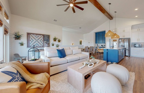 Port Aransas House | Pet Friendly, Boardwalk to Beach, Fire Pit