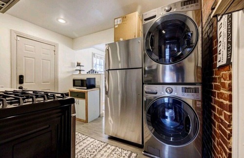 Inman Park House | Pet Friendly Bungalow Steps to Inman Park