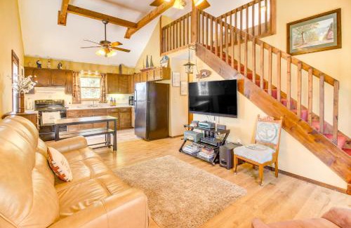 Byrdstown House | Pet-Friendly Byrdstown Cottage with Deck and Fire Pit!