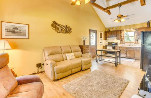 Byrdstown House | Pet-Friendly Byrdstown Cottage with Deck and Fire Pit!