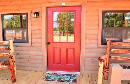 Buchanan House | PET FRIENDLY 🐾 Cabin#2 Swan Bay Cabins & RV Park, Paris Tn, Kentucky Lake