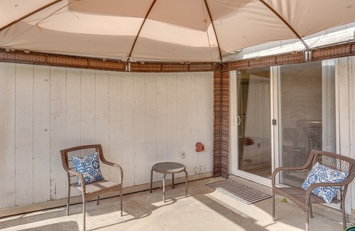 North Central Carrollton House | Pet-Friendly Carrollton Home w/Fenced Backyard!