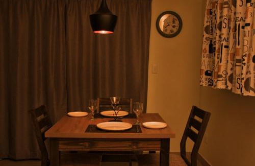 Kareeberg Apartment | Pet-Friendly, Close to Airports, Golf & Schools