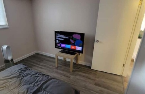 Fraserview Apartment | Pet Friendly + Close to airport + Downtown