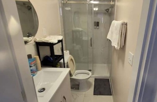 Fraserview Apartment | Pet Friendly + Close to airport + Downtown