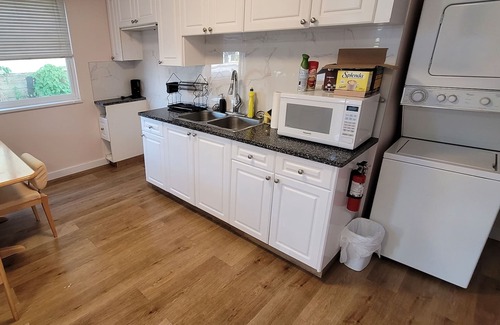 Fraserview Apartment | Pet Friendly + Close to airport + Downtown