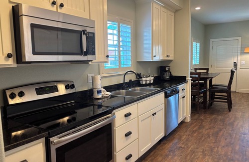 Port Aransas Condo | Pet Friendly, Close to the Beach, Golf Cart Access