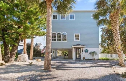 St. Augustine House | Pet-friendly coastal retreat, walking distance to 2 public beach access points!