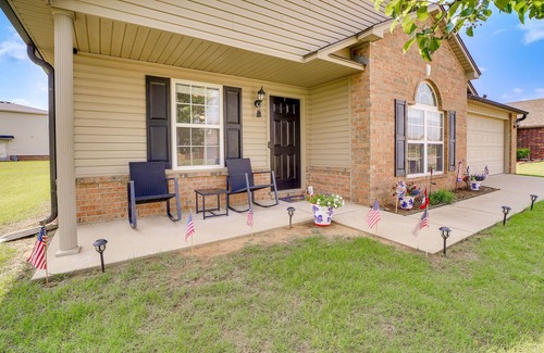 Tulsa County House | Pet-Friendly Collinsville Home ~ 19 Mi to Tulsa!
