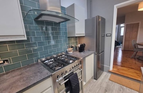 Cambridge House | Pet friendly comfortable Victorian terraced home