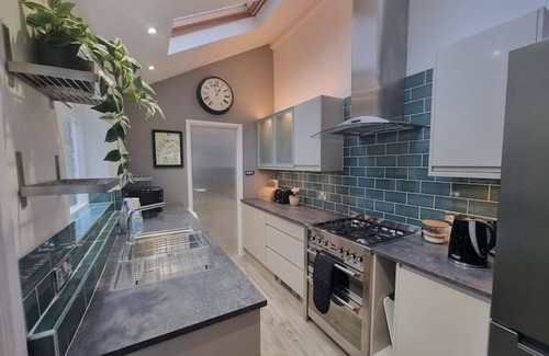 Cambridge House | Pet friendly comfortable Victorian terraced home