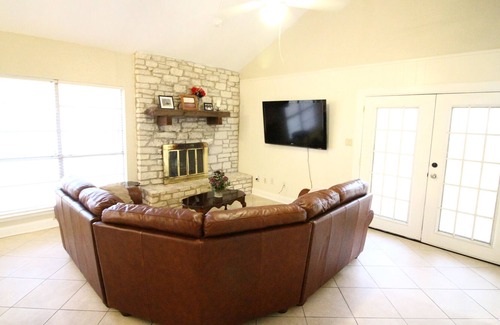 Brushy Creek House | Pet-friendly, Community Pools, Round Rock, Austin Cedar Park Georgetown Leande