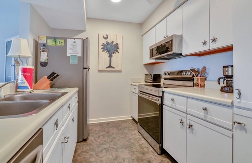 Saint Helena Island Condo | Pet Friendly Condo with Gorgeous Ocean View!