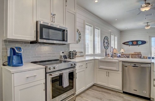 Cinnamon Shore Condo | Pet-Friendly Condo w/Central Location+Resort-Like Amenities@Cinnamon Shore