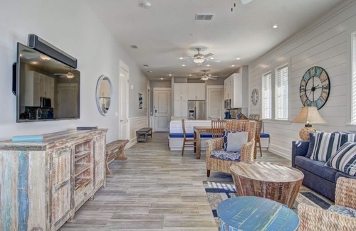 Cinnamon Shore Condo | Pet-Friendly Condo w/Central Location+Resort-Like Amenities@Cinnamon Shore