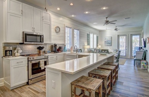 Cinnamon Shore Condo | Pet-Friendly Condo w/Beach Fun Decor & Resort Amenities@Cinnamon Shore