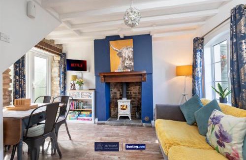 Stonehouse House | Pet Friendly Cottage By KBS Stayhub Short Lets & Serviced Accommodation Stonehouse With Log Fire, Parking