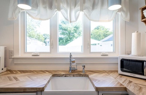 Villas House | Pet Friendly Cottage Near the Bay