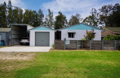 Surfside Cottage | Pet friendly cottage perfect for dog owners, bikers, kayakers and more!