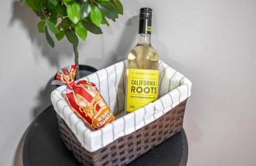Durham House | Pet Friendly Cozy 3BR
