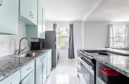 Inglewood House | Pet friendly! Cozy Patio! Home with Yard!