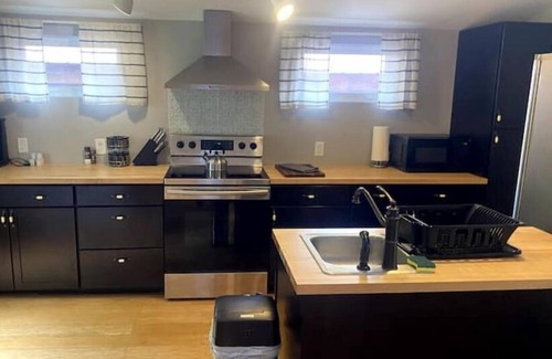 Ligonier Cabin | Pet Friendly Creekside Cabin at Darlington