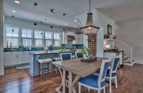 Forest District House | Pet Friendly Designer Home with Private Pool, Golf Cart and Bikes