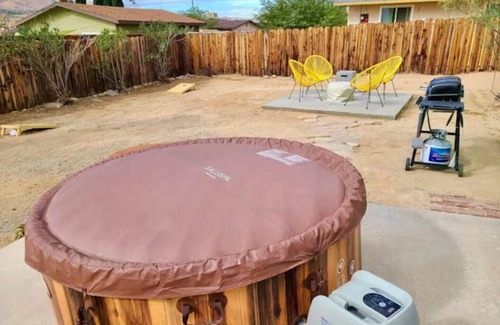 Joshua Tree House | Pet Friendly, Desert Chic Home + Spa