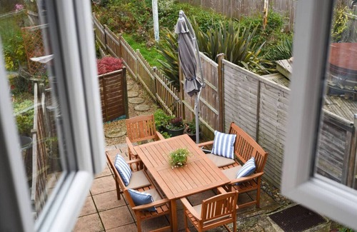 Fareham Apartment | Pet friendly direct water access 3bed sleeps 6
