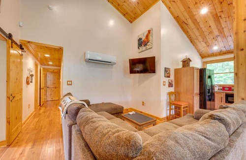 Huber Apartment | Pet-Friendly Dry Branch Ranch Vacation Rental!