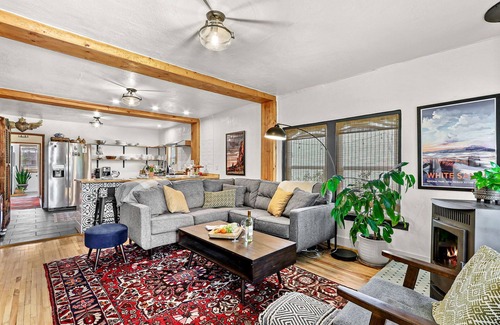 Las Cruces House | Pet Friendly, EV Charger, Great Backyard, Near DT, NMSU, & Mesilla