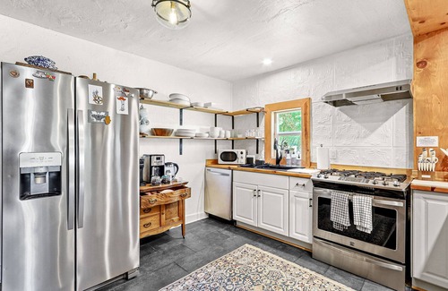 Las Cruces House | Pet Friendly, EV Charger, Great Backyard, Near DT, NMSU, & Mesilla