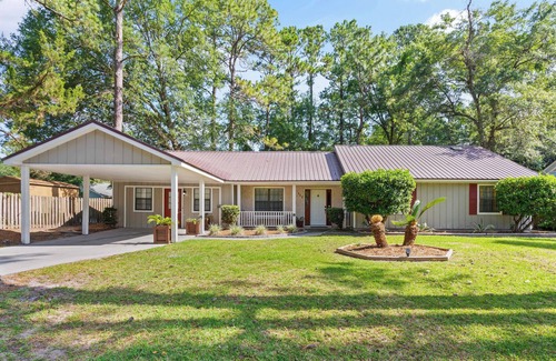 Country Club Estates House | Pet Friendly/Exercise Room