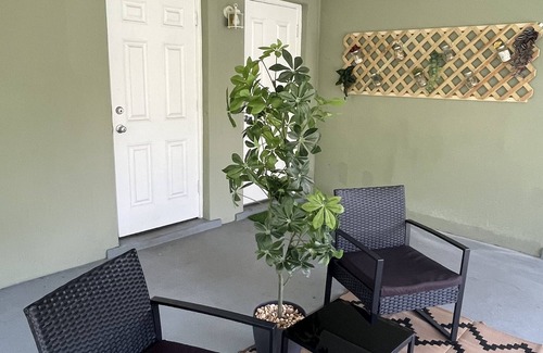 Pompano Beach House | Pet Friendly, Fully Fenced! Relaxing escape in the heart of Lighthouse Point